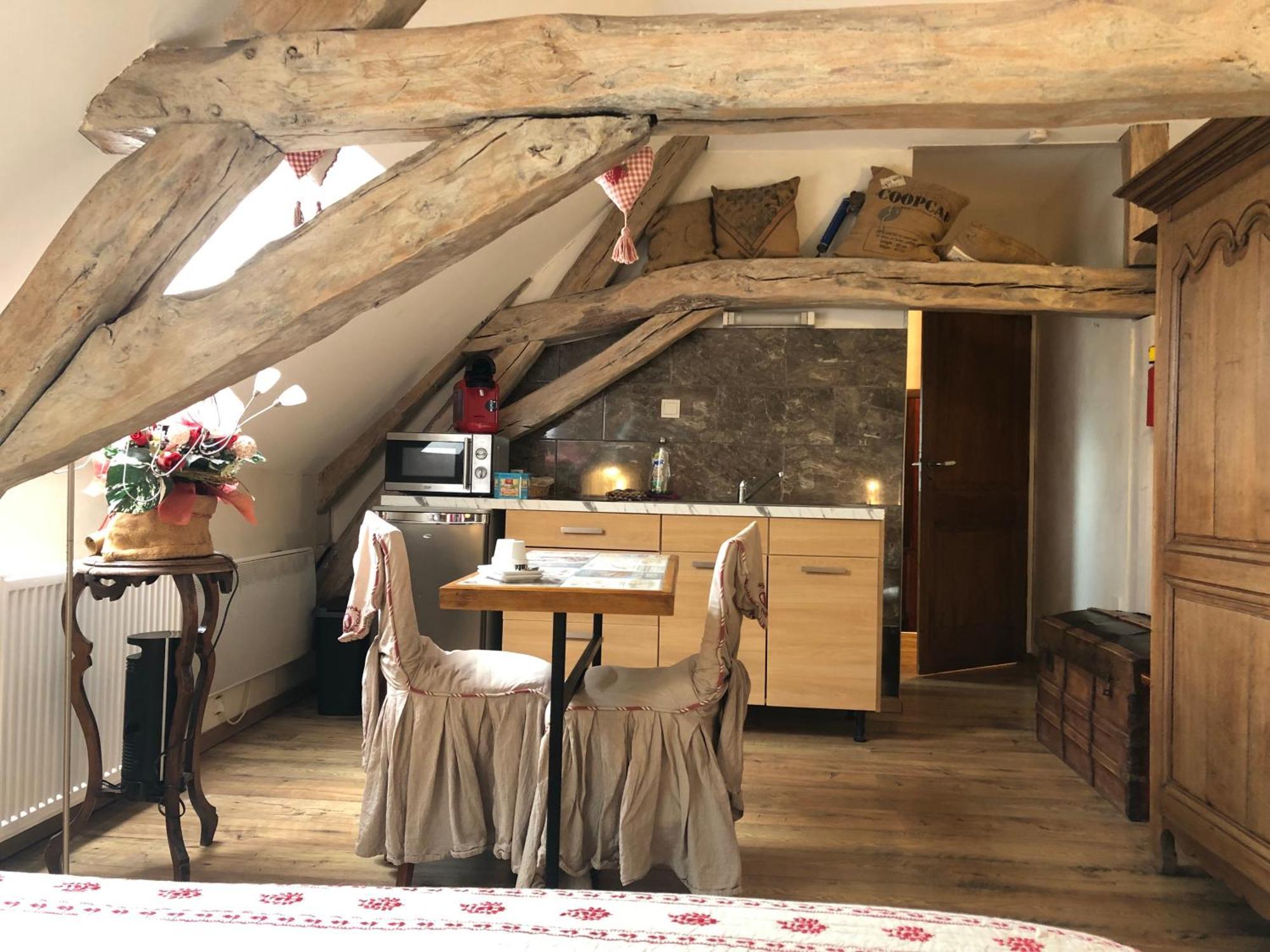 Bed and Breakfast Aux Logis De La Solre Ferriere-la-Petite Экстерьер фото