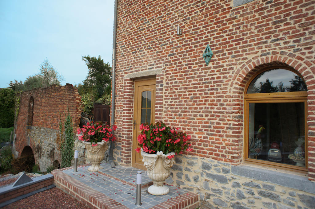 Bed and Breakfast Aux Logis De La Solre Ferriere-la-Petite Экстерьер фото